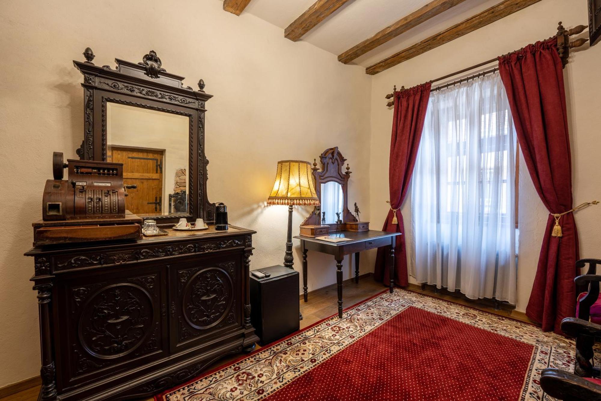 The Throne - M Museum Hotel Sighişoara Dış mekan fotoğraf