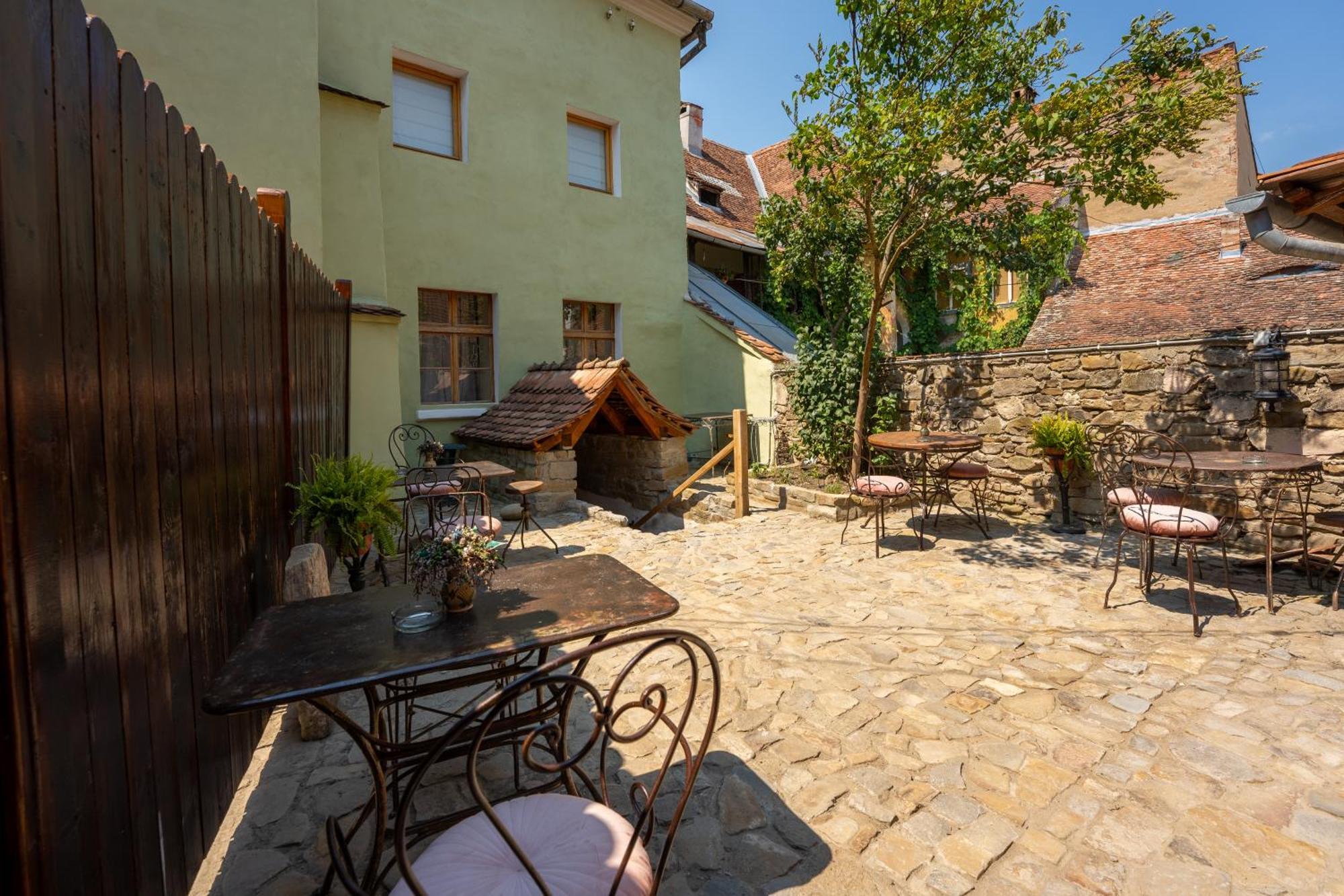 The Throne - M Museum Hotel Sighişoara Dış mekan fotoğraf